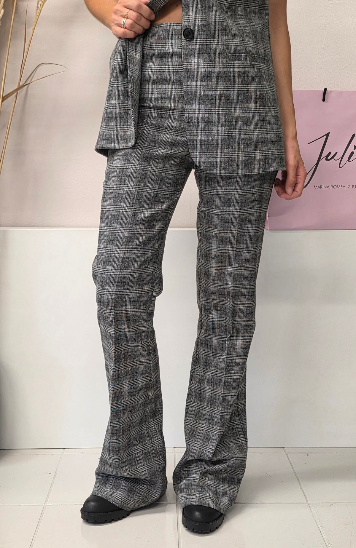 Pantalone Flare Check
